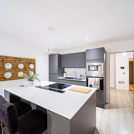 Perfect Leisure And Corporate 2-bedroom In Bradford Town Centre Apartment *