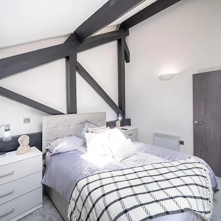 Perfect Leisure And Corporate 2-bedroom In Bradford Town Centre *