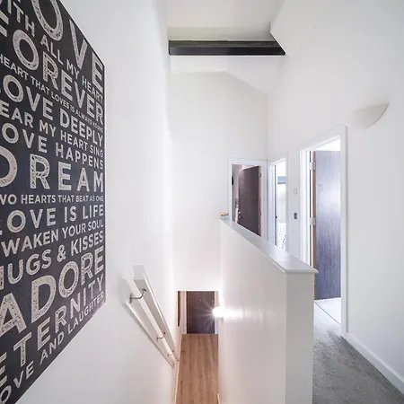 Perfect Leisure And Corporate 2-bedroom In Bradford Town Centre Apartment Bradford (West Yorkshire)