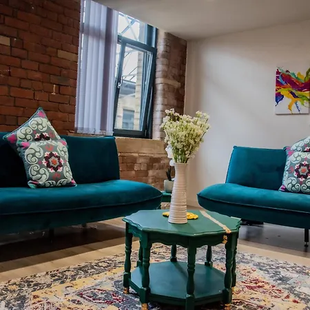 Perfect Leisure And Corporate 2-bedroom In Town Centre * Bradford (West Yorkshire)