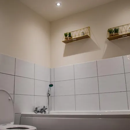 Perfect Leisure And Corporate 2-bedroom In Bradford Town Centre *