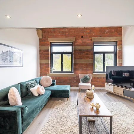 Perfect Leisure And Corporate 2-bedroom In Bradford Town Centre *