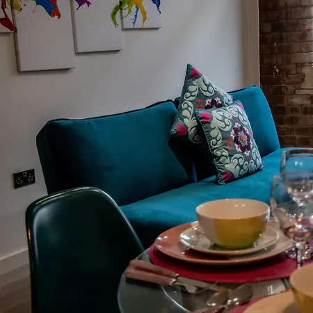 Perfect Leisure And Corporate 2-bedroom In Town Centre 브래드퍼드