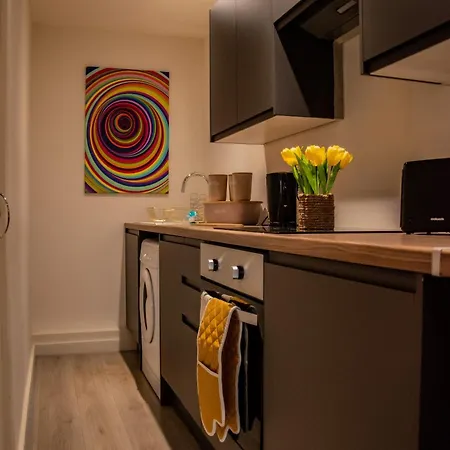 Perfect Leisure And Corporate 2-bedroom In Town Centre Appartamento *