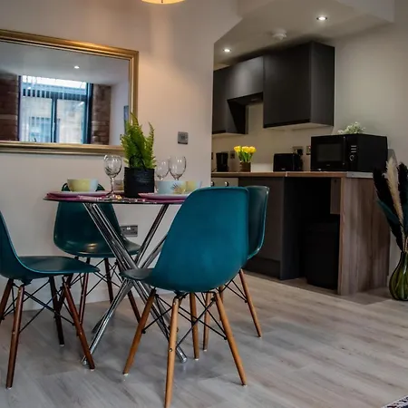 Perfect Leisure And Corporate 2-bedroom In Bradford Town Centre *