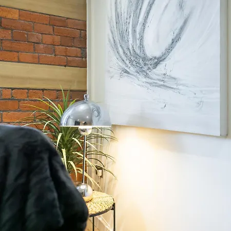 Perfect Leisure And Corporate 2-bedroom In Town Centre Appartamento *