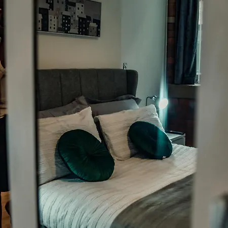 Perfect Leisure And Corporate 2-bedroom In Town Centre * Bradford (West Yorkshire)