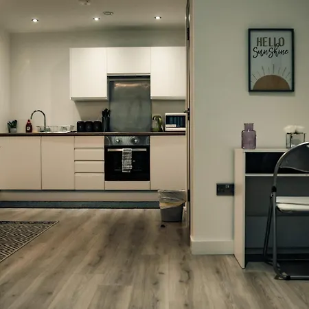 Perfect Leisure And Corporate 2-bedroom In Town Centre 아파트 *