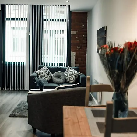 Perfect Leisure And Corporate 2-bedroom In Town Centre *