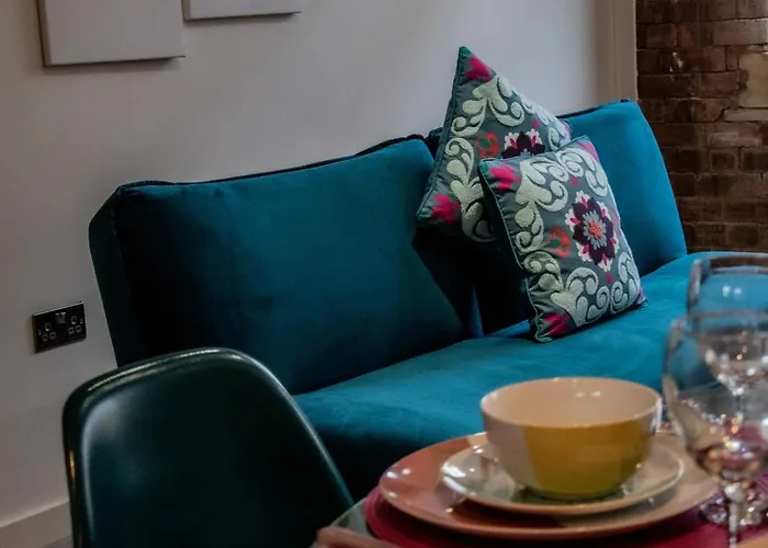 Perfect Leisure And Corporate 2-bedroom In Town Centre 布雷得佛