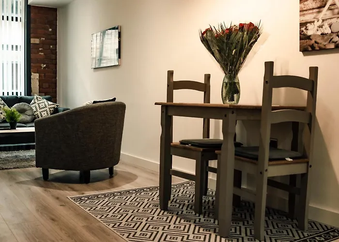 Perfect Leisure And Corporate 2-bedroom In Town Centre 布雷得佛